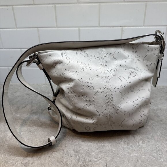 Coach Cream Perforated Butter Soft Leather Crossbody Purse. Like New! - Picture 2 of 10